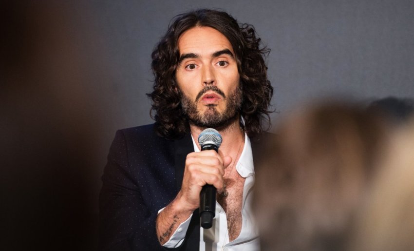 ბრიტანელ კომიკოსსა და მსახიობს, რასელ ბრენდს კიდევ 2 ქალი ადანაშაულებს გაუპატიურებაში